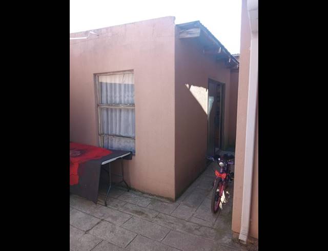 3 BEDROOM HOUSE FOR SALE IN SKY CITY